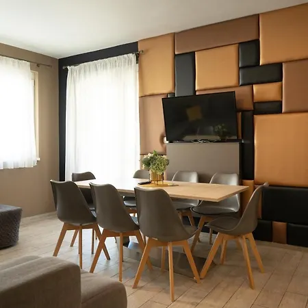 Atana Luxury Apartament *