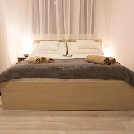 Atana Luxury Apartament *